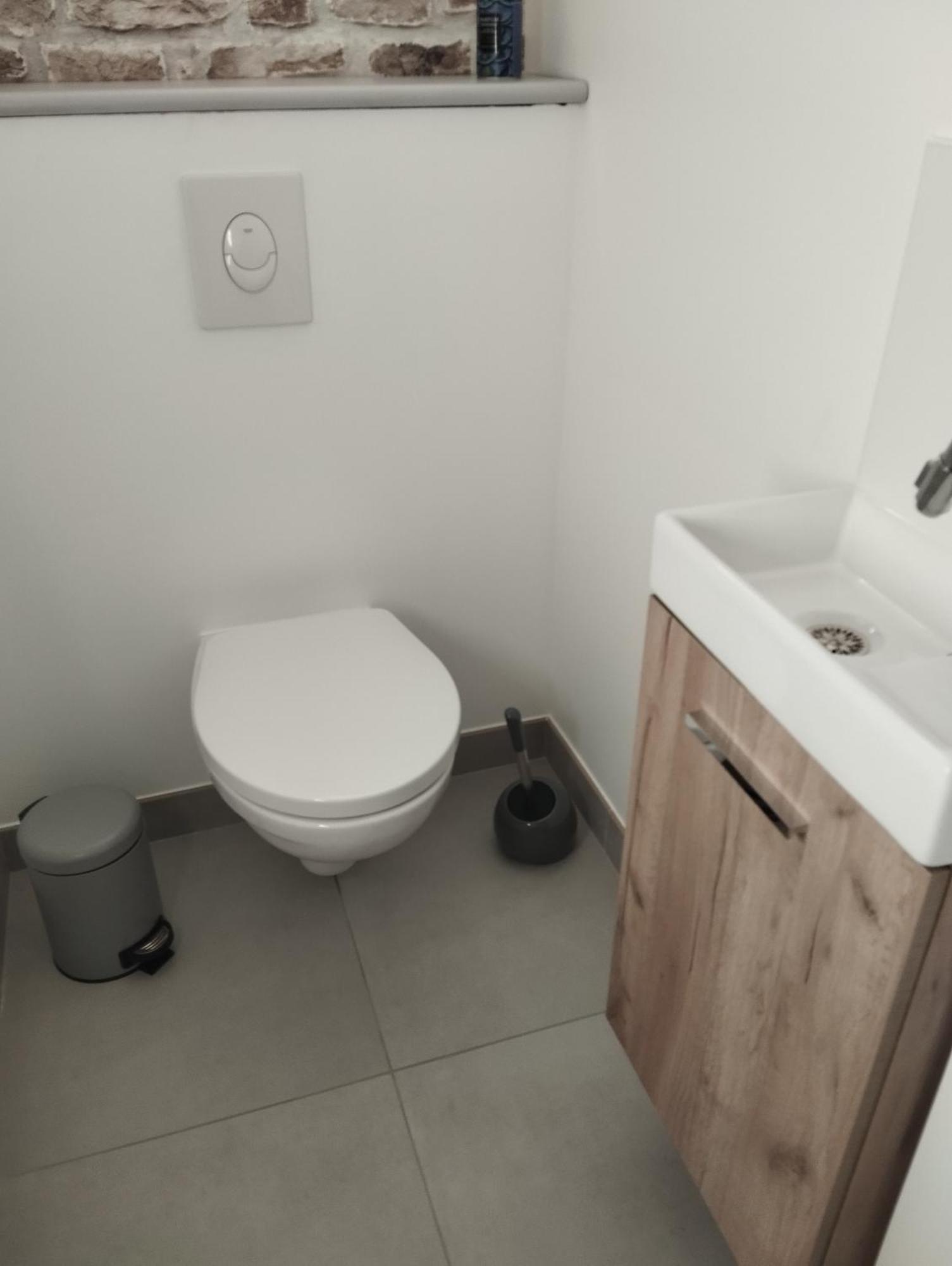 Maison Au Calme Avec Vue Etang Clesse  エクステリア 写真