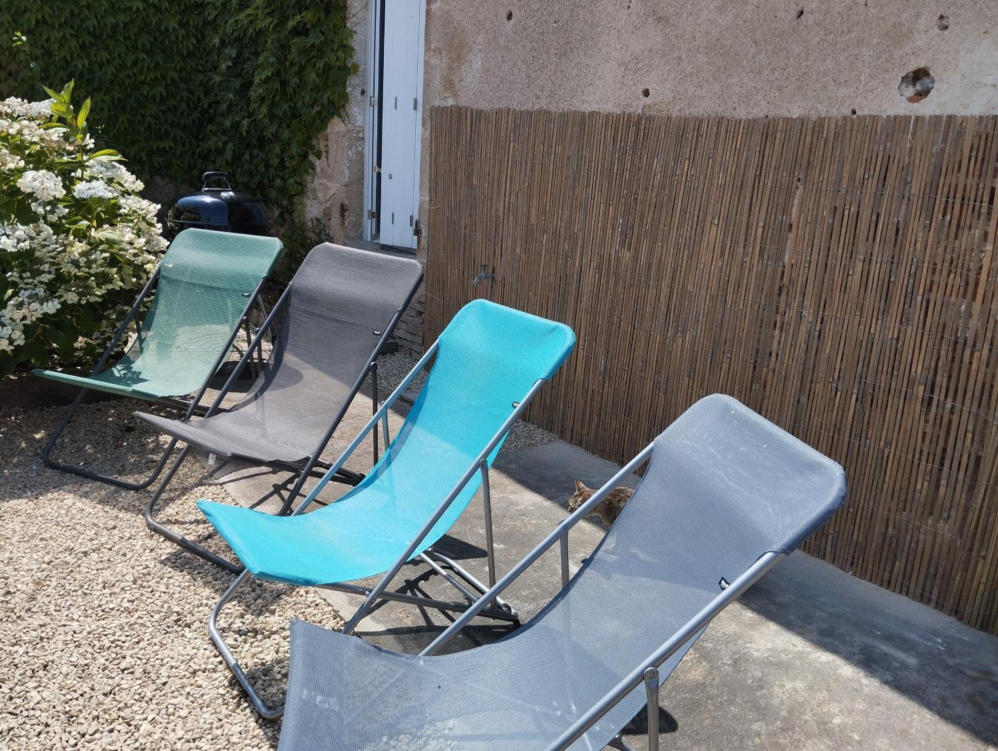 Maison Au Calme Avec Vue Etang Clesse  エクステリア 写真
